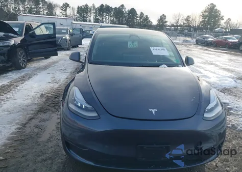 2021 Tesla Model Y Long Range Dual Motor All-Wheel Drive z USA, uszkodzony, nr VIN 5YJYGDEE3MF190958